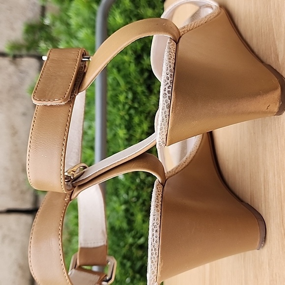 Louise et Cie Ankle Strap Gold Leather Wedge Sandals Size 11 - Picture 8 of 11